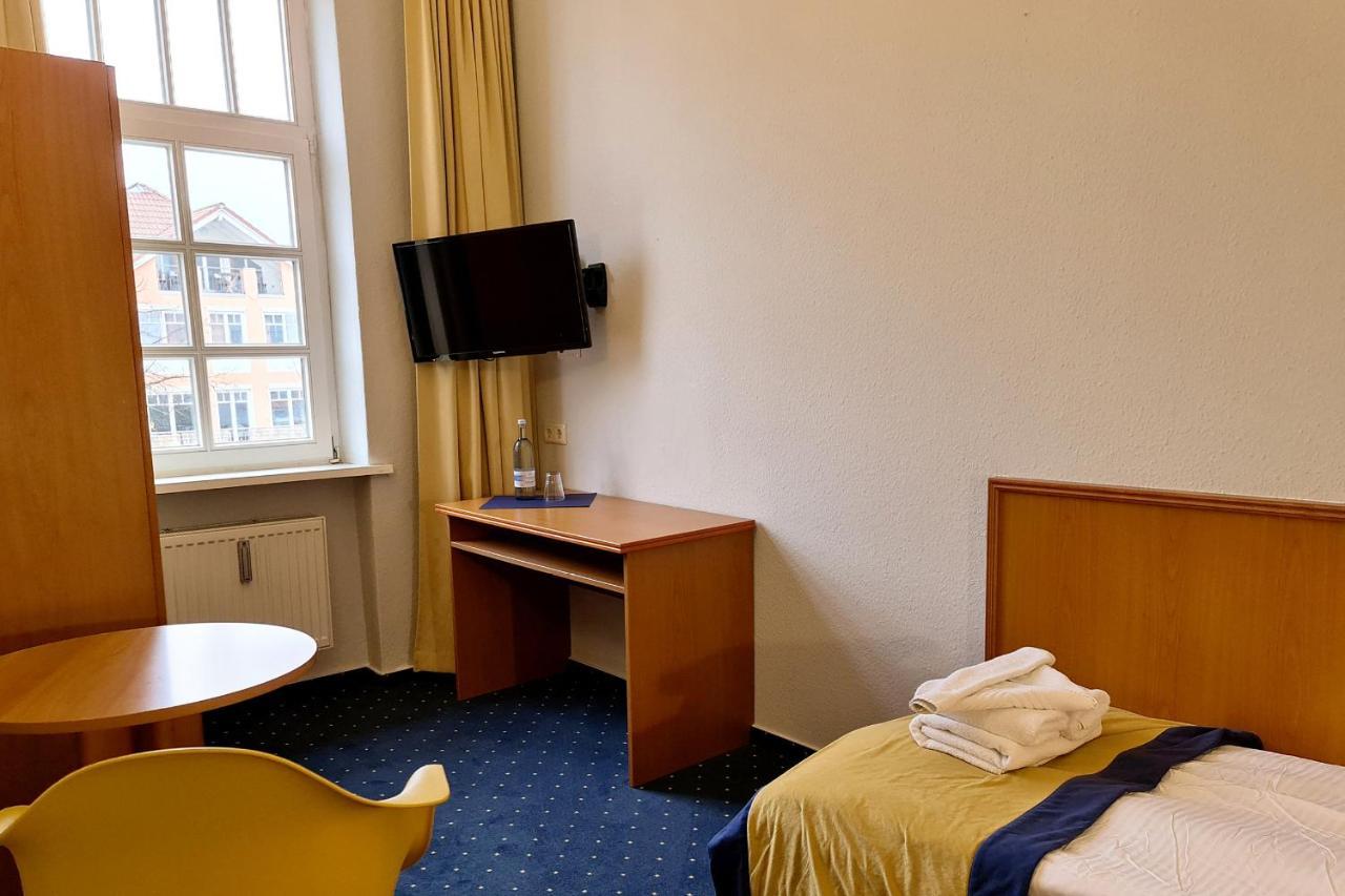Hotel Zur Traube Kuehlungsborn Exterior photo